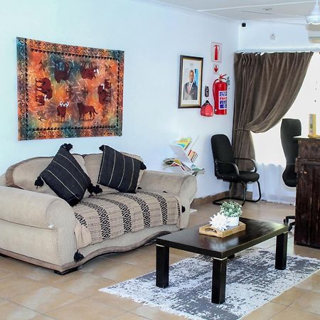 Thamalakane Guest House 마운 외부 사진